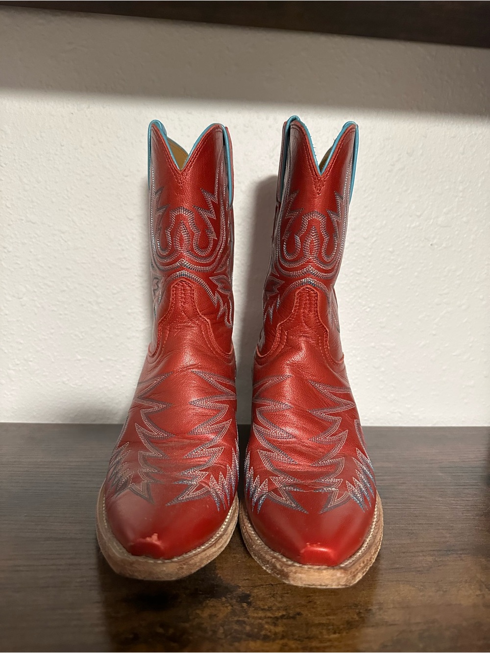 Lucchese Red Dale’s Women’s size 7B - Picture 2 of 6